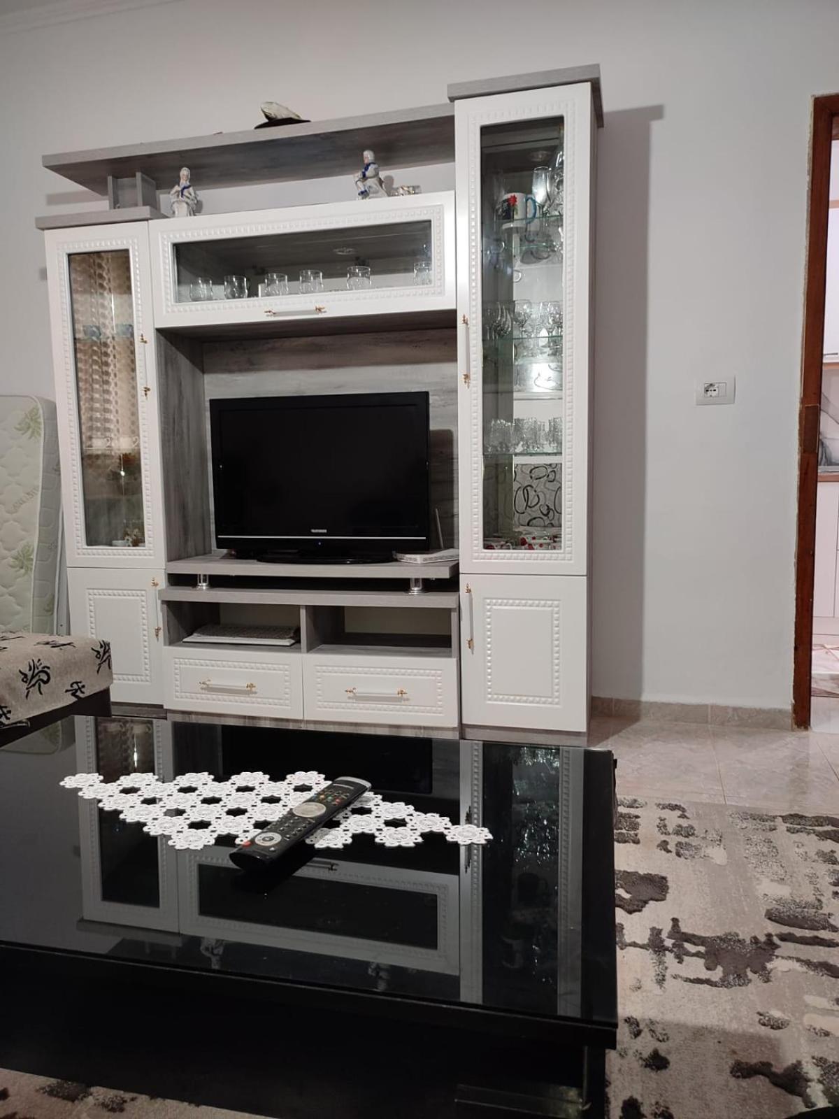 Guest House Eloid Berat Bagian luar foto