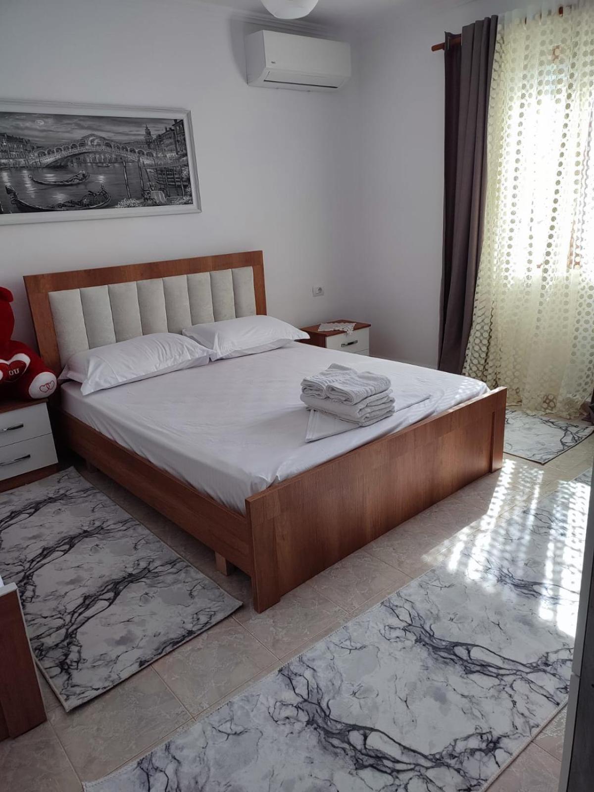 Guest House Eloid Berat Ruang foto